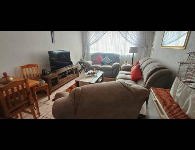 2 BEDROOM APARTMENT FOR SALE IN PRETORIA GARDENS